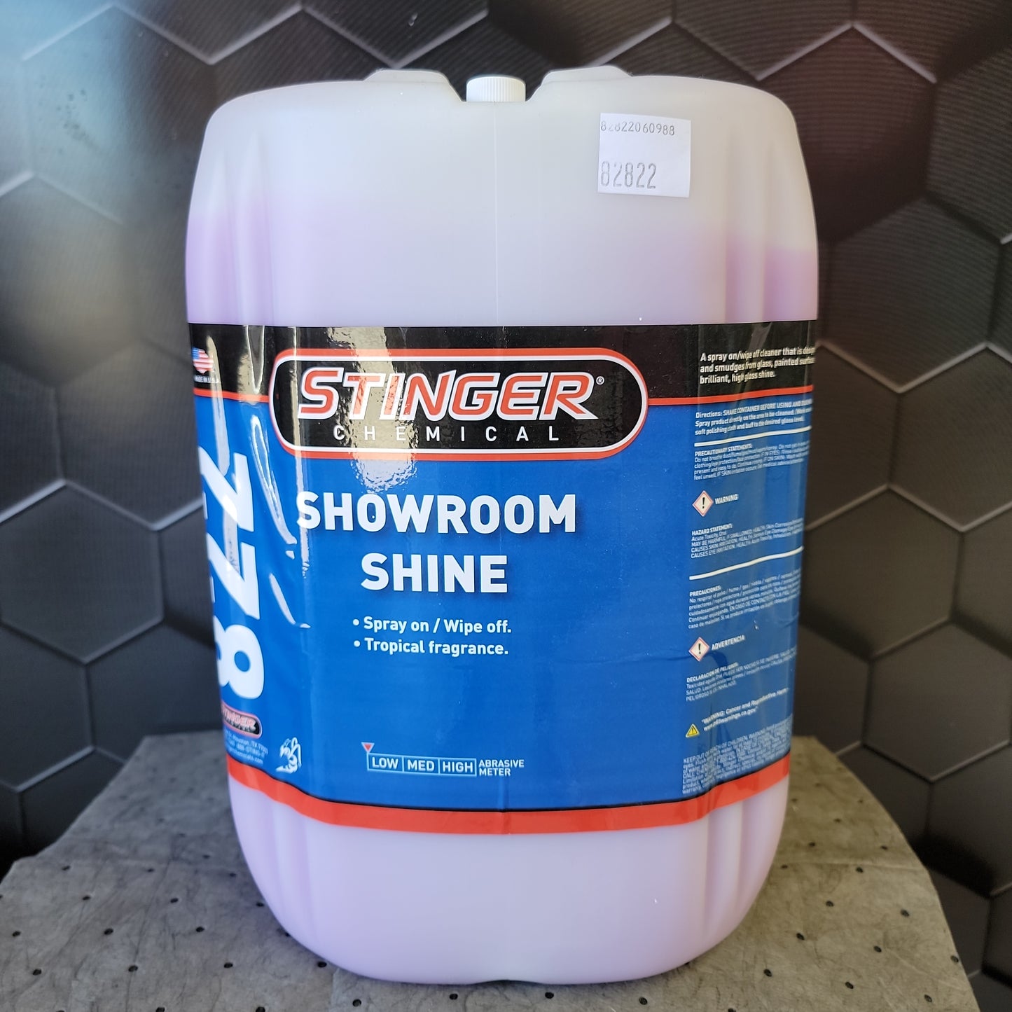 822 SHOWROOM SHINE