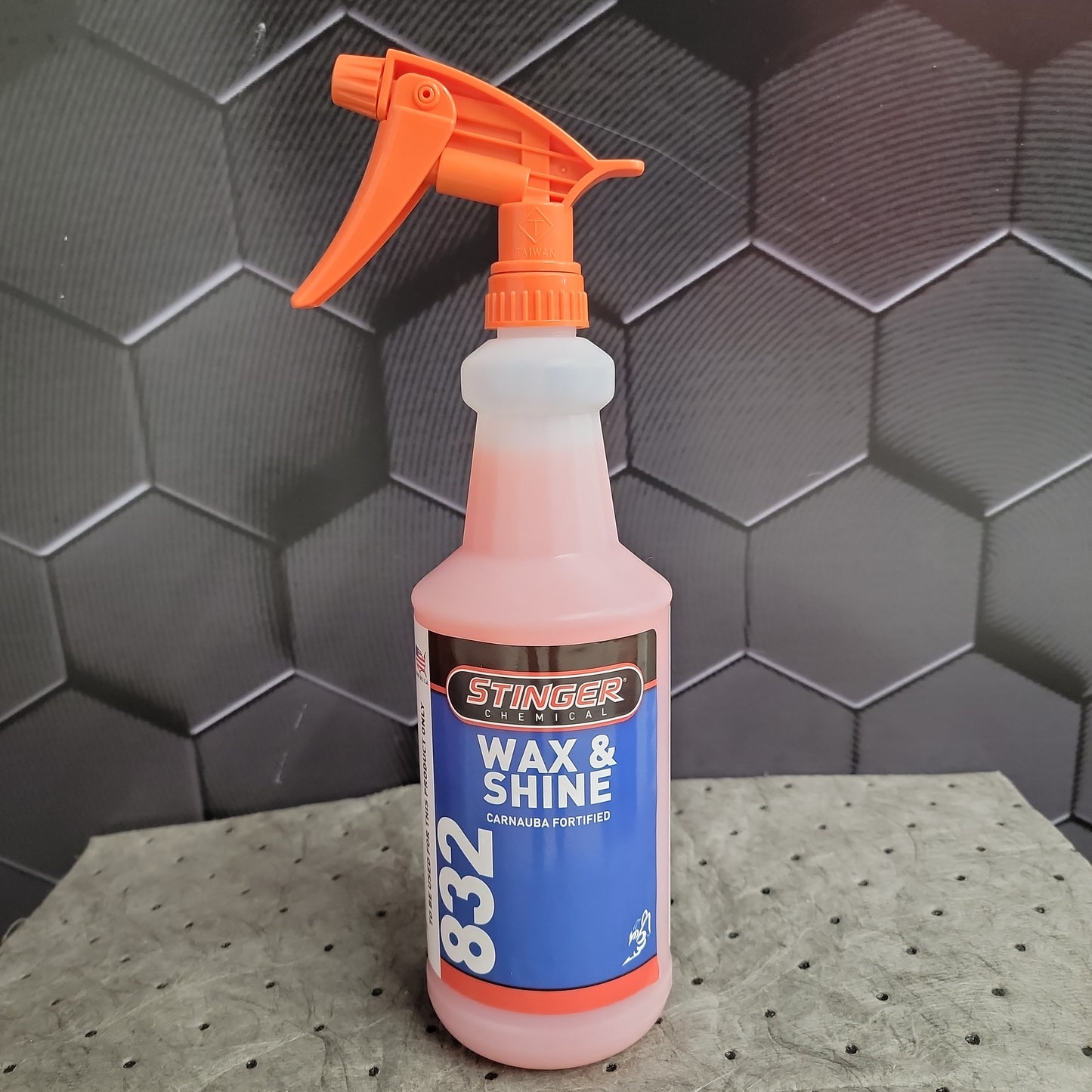 832 WAX & SHINE